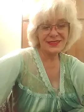 emma_tour – webcam model profile photo Image 3