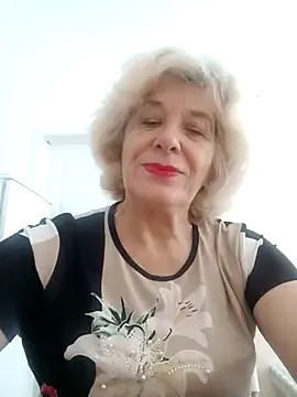 emma_tour – webcam model profile photo Image 7