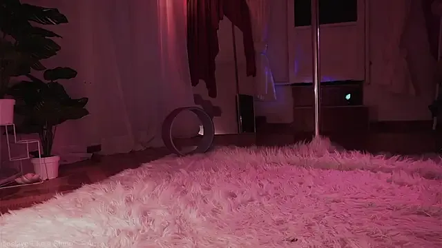 hot_princess21 – webcam model profile photo Image 5