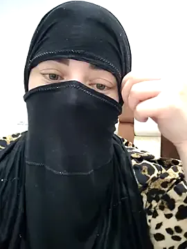 ceceliapidcock – webcam model profile photo Image 2