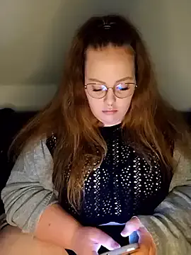 Mia_spicyy – webcam model profile photo Image 3