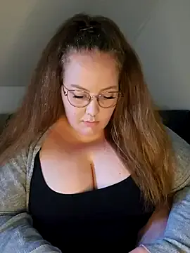 Mia_spicyy – webcam model profile photo Image 8