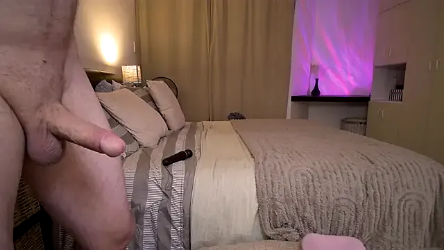 Janhvi- – webcam model profile photo Image 4