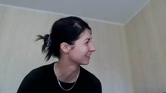 JuicyFruits93 – webcam model profile photo Image 7