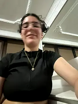 _Alicee_1 – webcam model profile photo Image 8