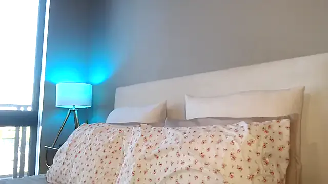 AstridVex – webcam model profile photo Image 10