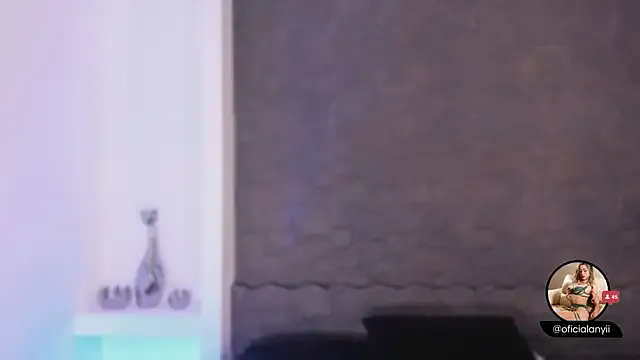 Aurora_-77 – webcam model profile photo Image 10