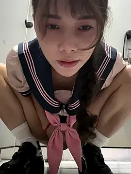 H_Kirachan – webcam model profile photo Image 19