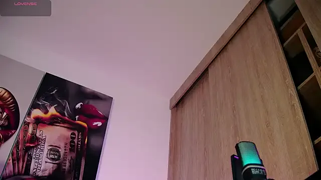 LexiCoco – webcam model profile photo Image 14