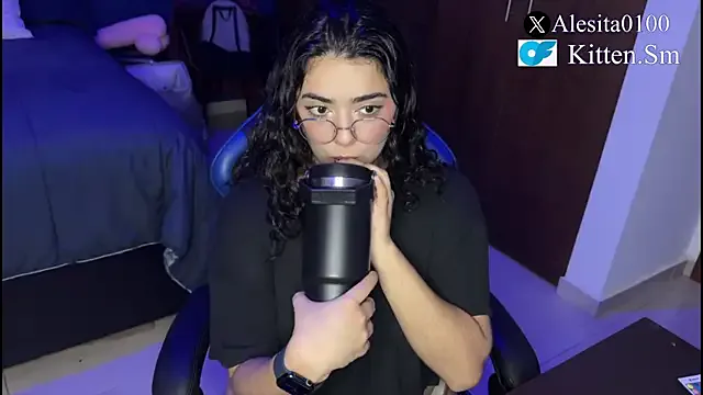 _Alicee_1 – webcam model profile photo Image 17