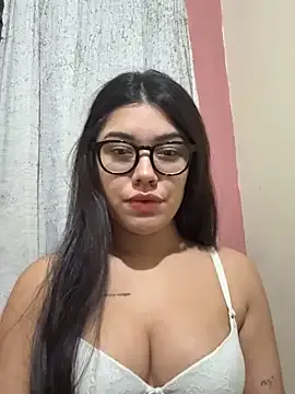 oh_nina – webcam model profile photo Image 2