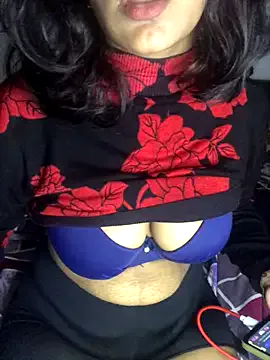 flirtbubble – webcam model profile photo Image 4