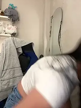 GenesisFernandez – webcam model profile photo Image 4