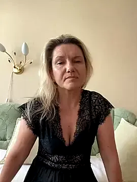 smoothnesss – webcam model profile photo Image 3