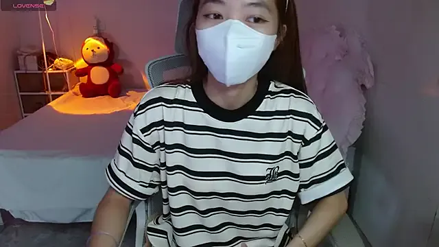 Crystallana – webcam model profile photo Image 11