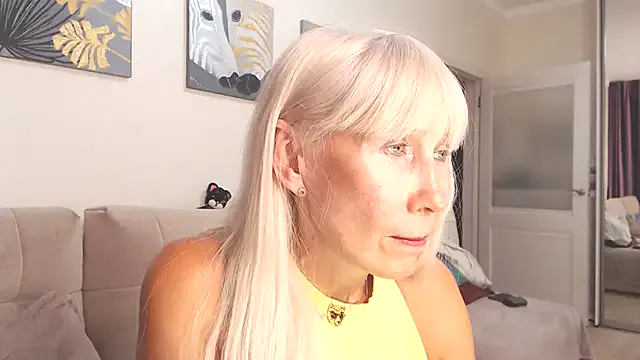 AlisaDeluxe – webcam model profile photo