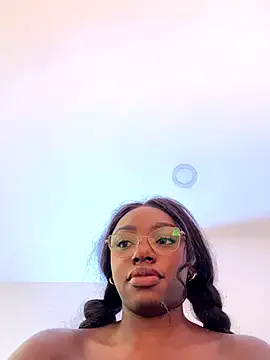 Aurora_-77 – webcam model profile photo Image 7