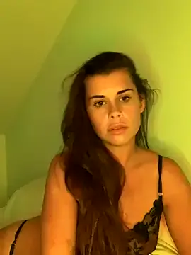 emma4xxx – webcam model profile photo Image 2