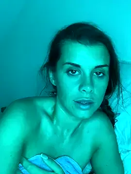 emma4xxx – webcam model profile photo Image 6