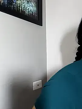pinkadele – webcam model profile photo Image 2