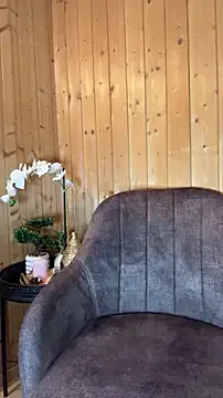 queen_kitty1818 – webcam model profile photo Image 3