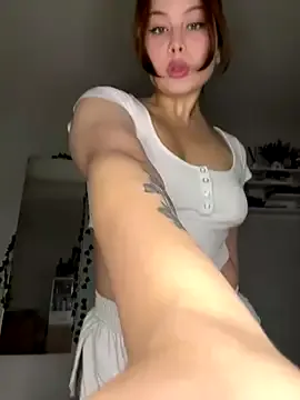 livvywinters – webcam model profile photo Image 2