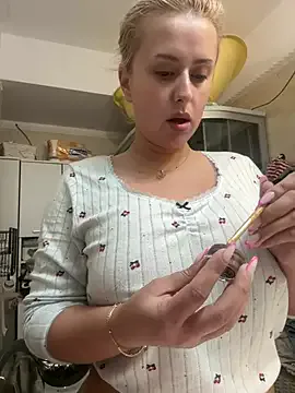 Rose_berry – webcam model profile photo Image 3