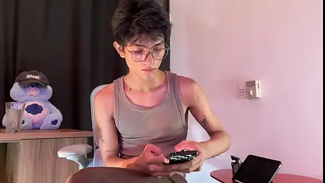 Daddyslut2_0 – webcam model profile photo Image 3