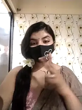 LittleMissEeve – webcam model profile photo Image 12