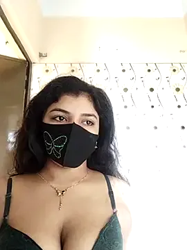 LittleMissEeve – webcam model profile photo Image 3