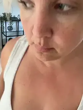 thecherie – webcam model profile photo Image 14