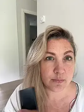 thecherie – webcam model profile photo Image 9