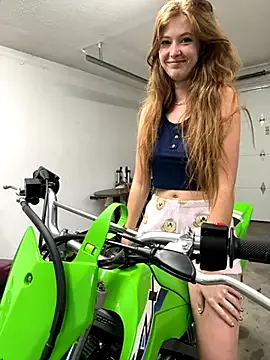 ginacali – webcam model profile photo Image 18