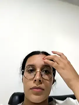 mc-Olivia – webcam model profile photo Image 2