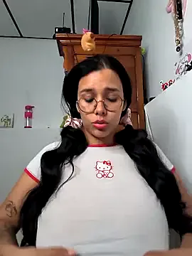 mc-Olivia – webcam model profile photo Image 5