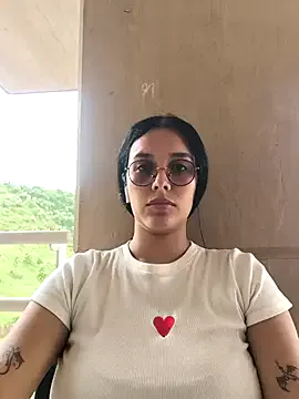 mc-Olivia – webcam model profile photo Image 6