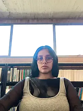 mc-Olivia – webcam model profile photo Image 8