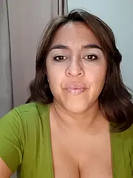 Brilliant-Kiss – webcam model profile photo Image 4