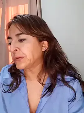 Brilliant-Kiss – webcam model profile photo Image 5