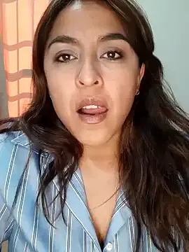 Brilliant-Kiss – webcam model profile photo Image 6