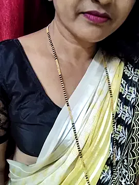 LoveOnStream – webcam model profile photo Image 9