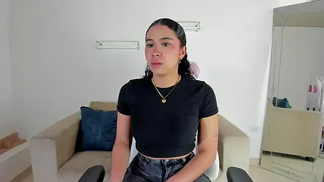 Humsafa-13 – webcam model profile photo Image 8