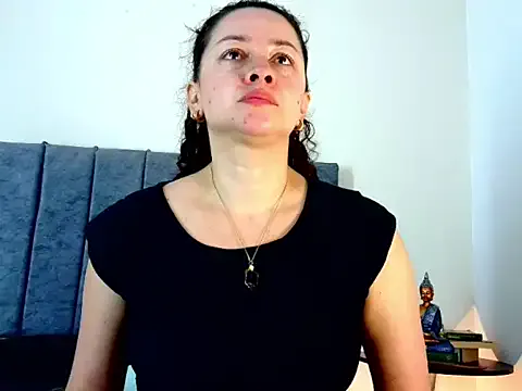 priya_sharma02 – webcam model profile photo Image 18