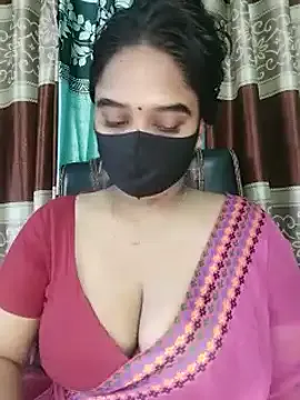 VixenCapri – webcam model profile photo Image 12