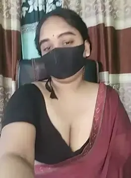 VixenCapri – webcam model profile photo Image 17