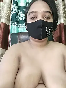 VixenCapri – webcam model profile photo Image 9