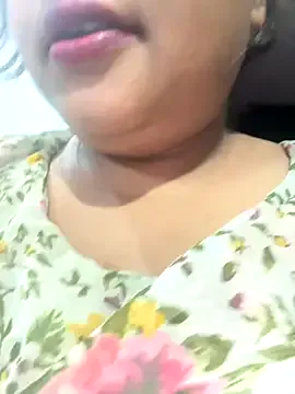 RuslanaXX – webcam model profile photo Image 14