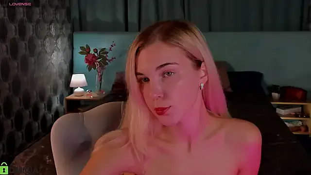 Karina_sexy9 – webcam model profile photo Image 4