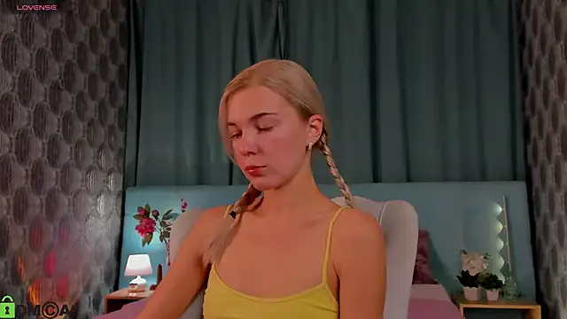 Karina_sexy9 – webcam model profile photo Image 7