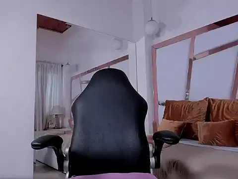 Cum_girlss – webcam model profile photo Image 17